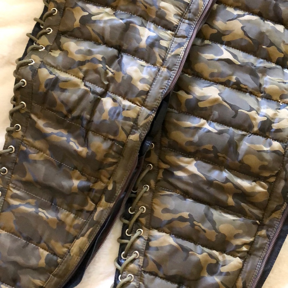 Boots - Picture 2 of 3